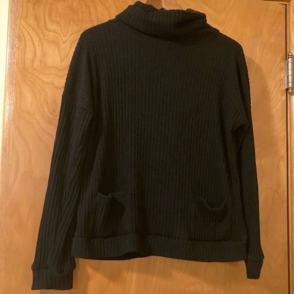 Black turtleneck sweater, size M - Picture 3 of 8